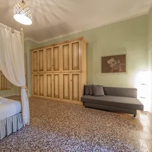 lungarno-buozzi-7-apartments.it-tuscanyhotel.com/